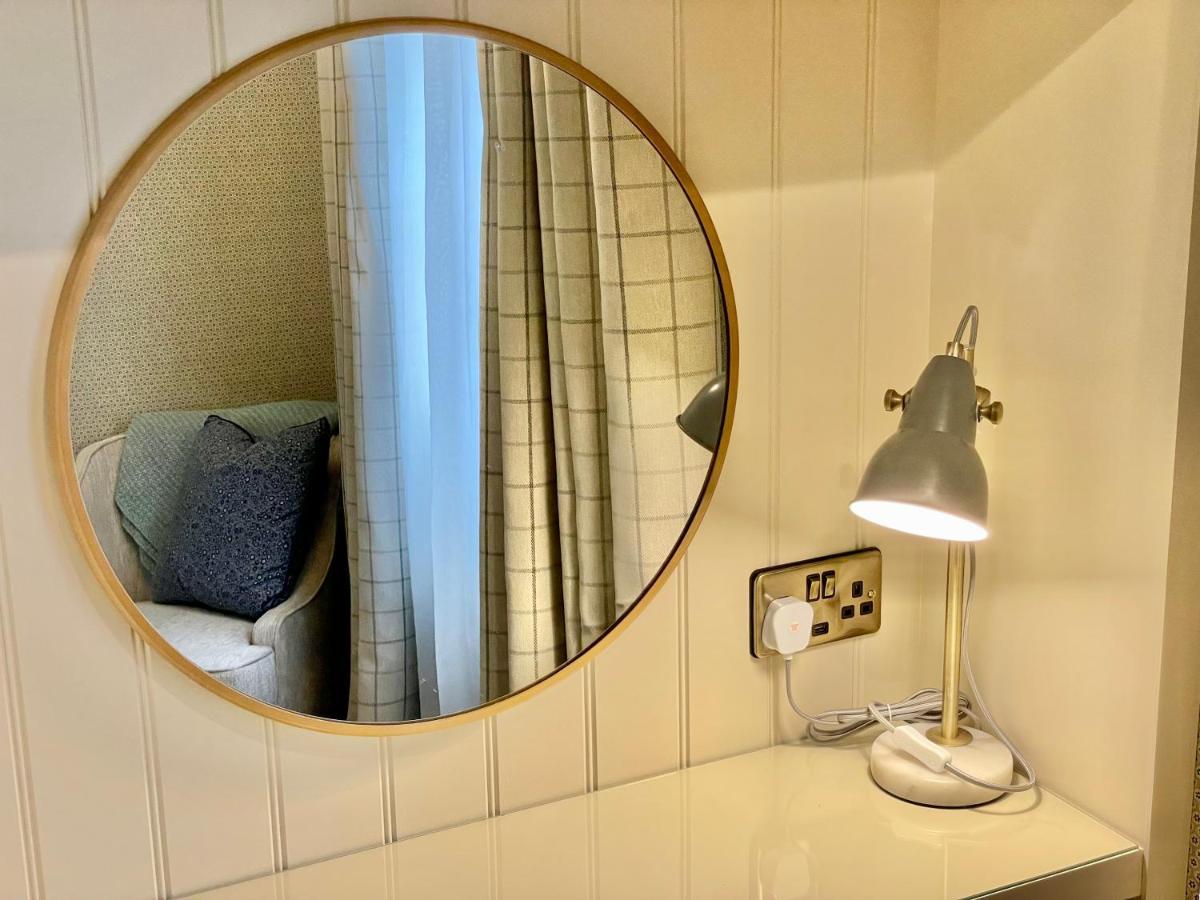 Stay At No 4 York Centre ภายนอก รูปภาพ